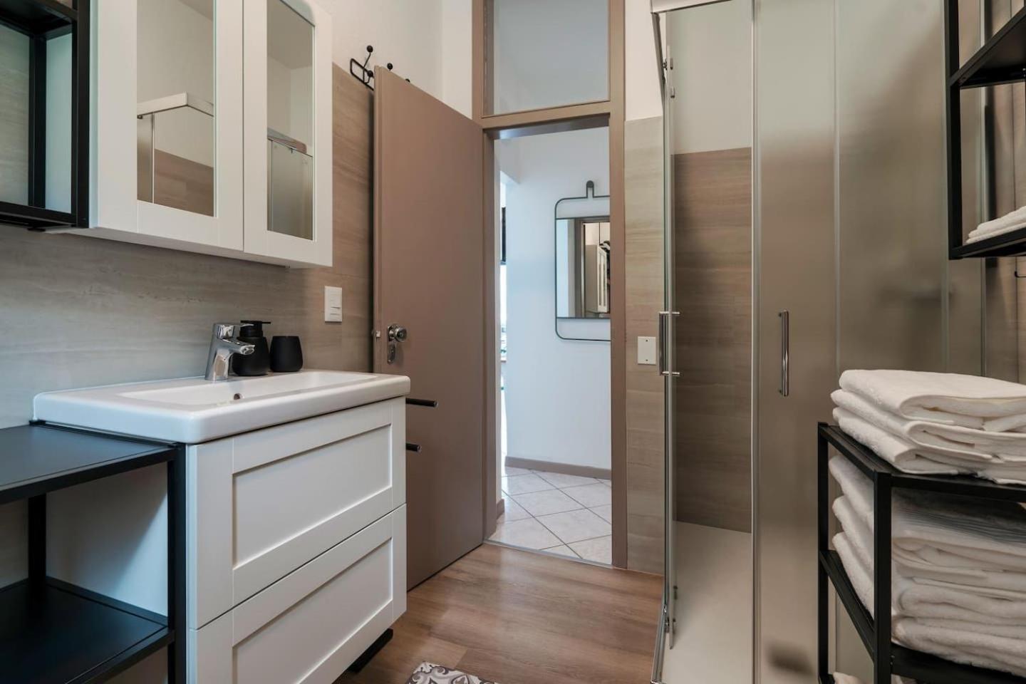 Finestra Sul Lago Malcesine Apt Riva Luaran gambar